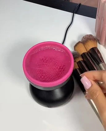 MINI MAKE UP Brush Cleaner with suction cup base - Stable and secure professional brush cleaning
